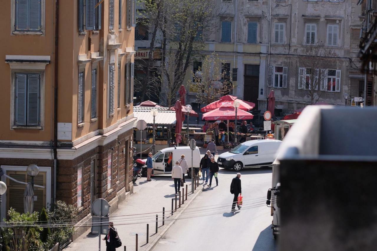 Luxury Old Town Apartment Пула Екстериор снимка