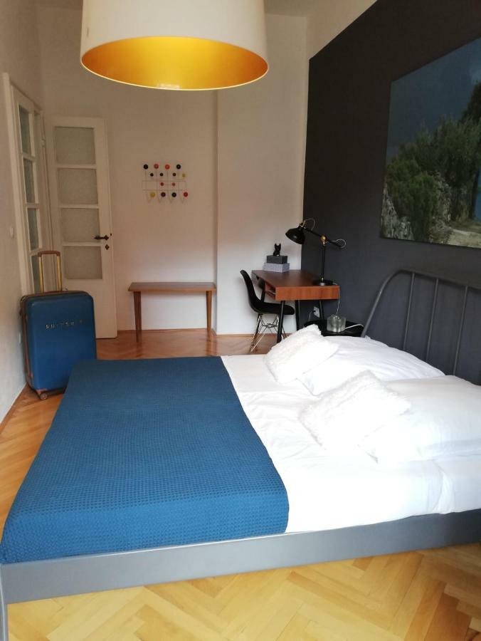 Luxury Old Town Apartment Пула Екстериор снимка